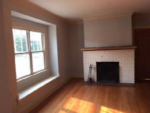 House/FrontRoom1.jpg